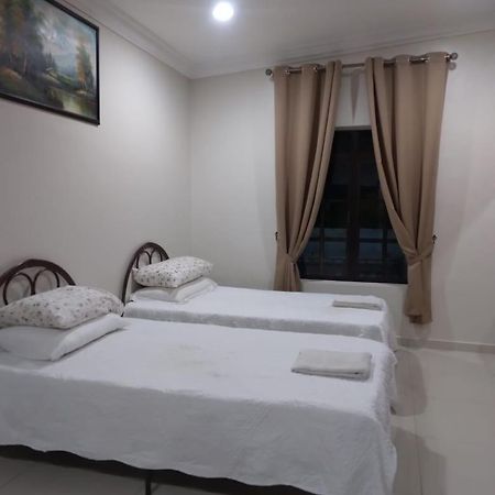 Yasmeen Studio Roomstay Kijal - Room 1 - For Two Person Islam Guest Only Exterior photo