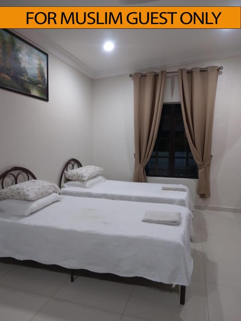 Yasmeen Studio Roomstay Kijal - Room 1 - For Two Person Islam Guest Only Exterior photo